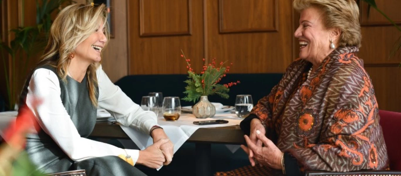 Για γεύμα σε κεντρικό εστιατόριο η Μαρέβα Μητσοτάκη με τις Άντρυ Αναστασιάδη και Σάρα Νετανιάχου (φωτο)